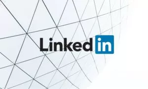 LinkedIn sospende le registrazioni di nuovi utenti in Cina.