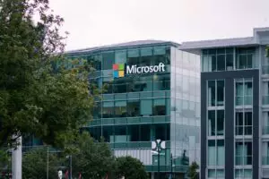 Microsoft Ama Linux, ma i server vanno giù per 18 ore.