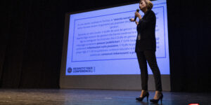 Immagini dello speech di Valentina Fiorenza, Avvocato, Consulente Legale In Digital Marketing, Gdpr, Ip Law E Ict dal titolo "Social network e sharenting, quando gli adulti minacciano i bambini".