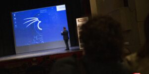 Immagini dello speech di Giuseppe Longobardi, Ethical Hacker, Cybersecurity Architect & Trainer dal titolo "AI e Network Security: presentazione di un prototipo di Next Generation NDR".