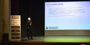 Immagini dello speech di malwarechef (AKA Antonio Montillo), Ricercatore Di Sicurezza E Bug Hunter dal titolo "From script kiddie to Savage".