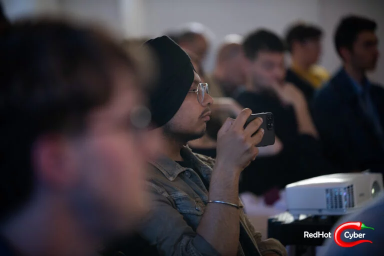 Ragazzi che seguono i workshop "hands-on"