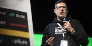 Immagini dello speech di Massimo Angiulli, Manager & Technical Sales di Proofpoint dal titolo "Proteggersi nell'ombra: dove realtà e inganno si confondono".