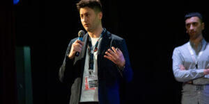 Immagini dello speech di Pietro Melillo Ciso Di Wuerth Italia e Valerio Cammarota Senior Software Engineer, dal titolo "Ransom Inside: collezionare i dati sul fenomeno del ransomware".