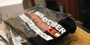 Magliette dei "workshop hands-on" all'accoglienza