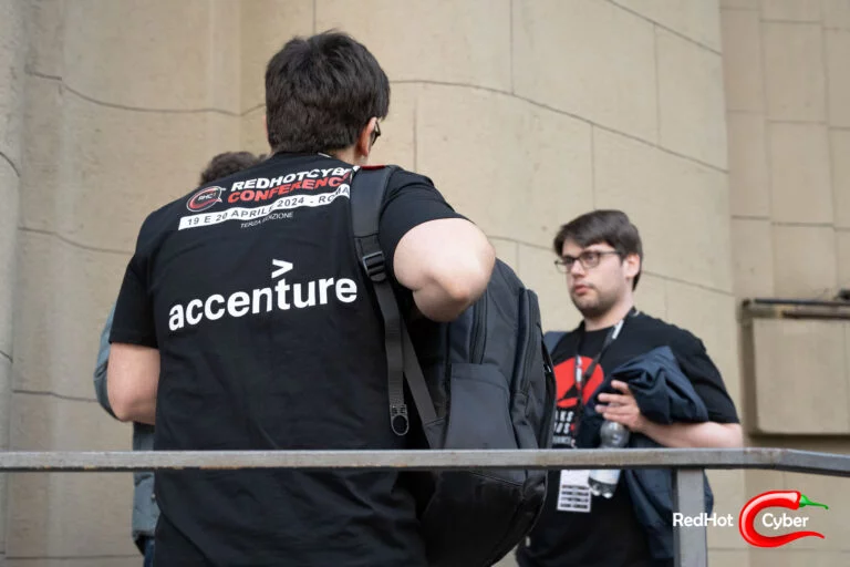 I relatori dei Workshop "hands-on" fuori del Teatro Italia