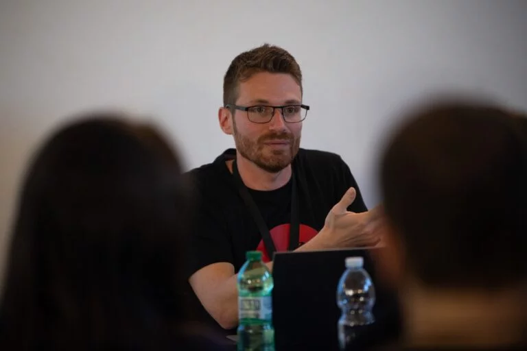 Manuel Roccon e Roberto Camerinesi del gruppo Hackerhood di RHC presentano il workshop "COME HACKERARE UNA WEB APPLICATION"