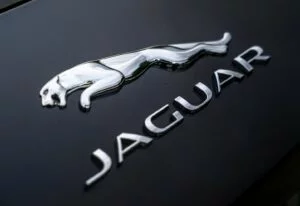 Attacco informatico a Jaguar Land Rover: PIL ridotto di 1,9 miliardi di sterline