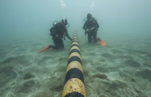 Tensioni tra Cina e Taiwan: due cittadini di Taiwan accusati di aver danneggiato i cavi sottomarini