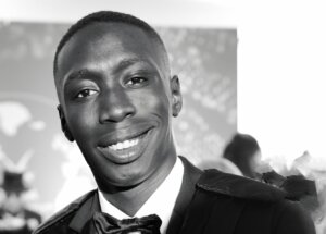 Khaby Lame vende i diritti della sua identità digitale per 900 milioni di dollari. Ma c’è da riflettere