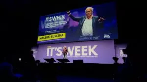 “Ogni cosa visibile ne nasconde altre invisibili”                         I cigni neri dell’algoritmo