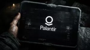 Il CEO di Palantir critica il modello a token di OpenAI e Anthropic e incentiva le AI Open Weight