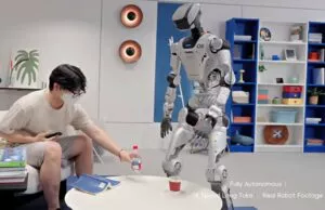 La Cina umilia la concorrenza: il robot Oli pulisce casa da solo senza alcun intervento umano