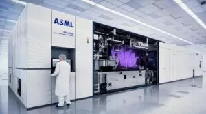 Chip sempre più densi! ASML sviluppa “Hyper NA”, la nuova litografia che riduce del 30% la densità
